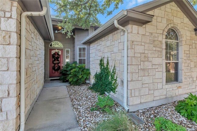 Building Photo - 310 Stewart Dr