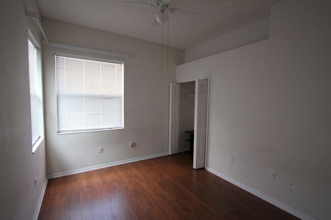 Foto del edificio - 507 Sunridge Woods