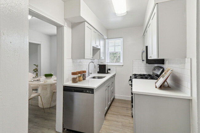 Kitchen/ Dining Room - Yorkewood Apartments