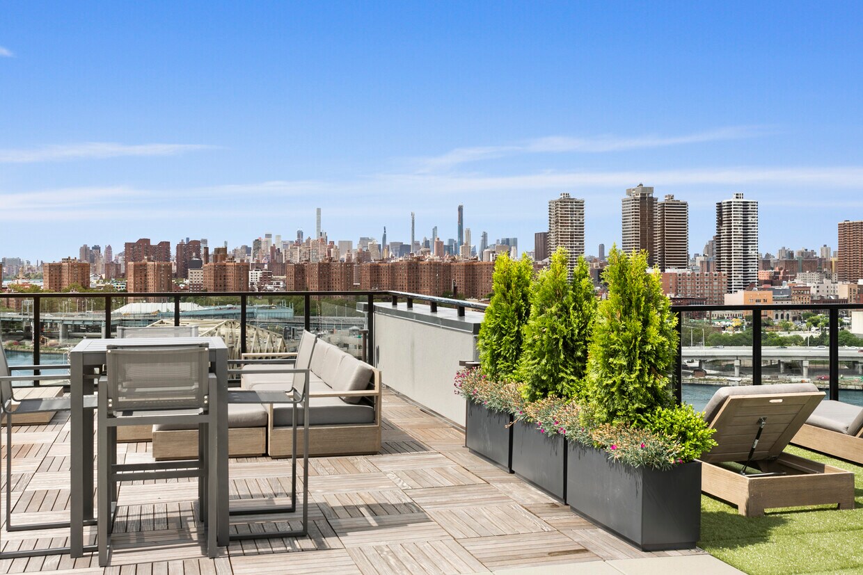 Foto principal - 329 E 132nd St