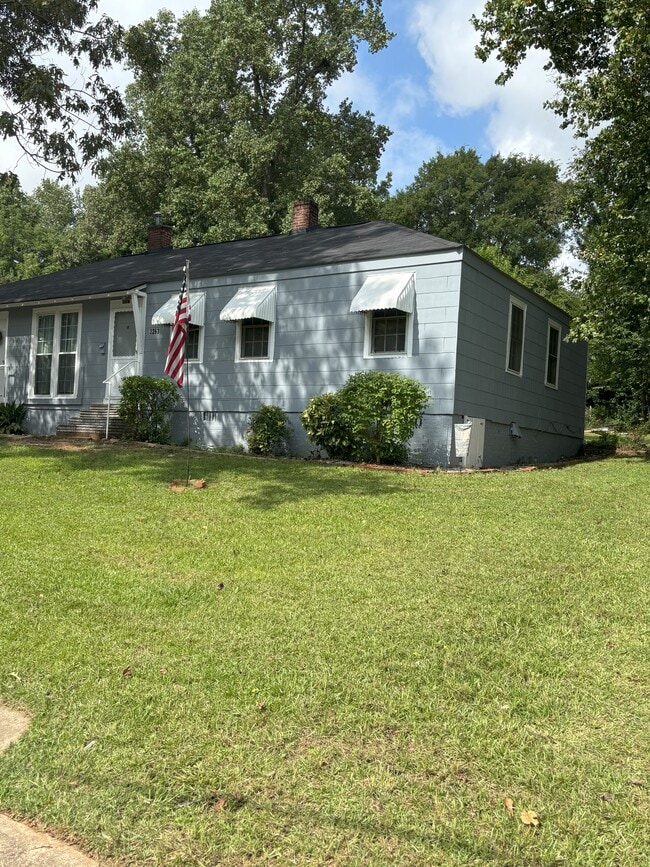 Building Photo - 3263 Wheeler St