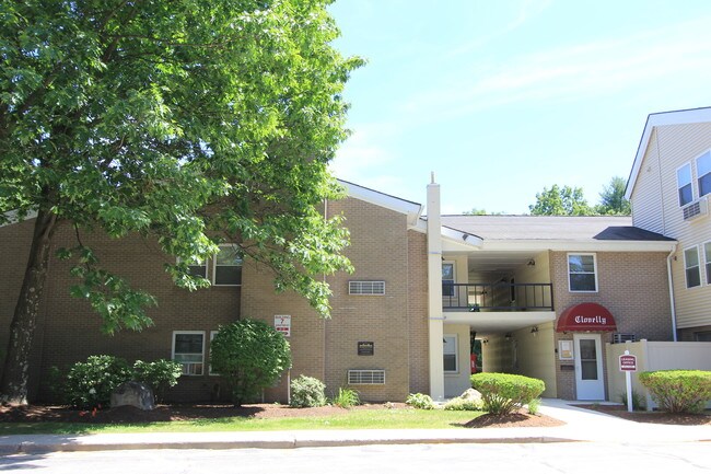 Building Photo - 160 Concord St
