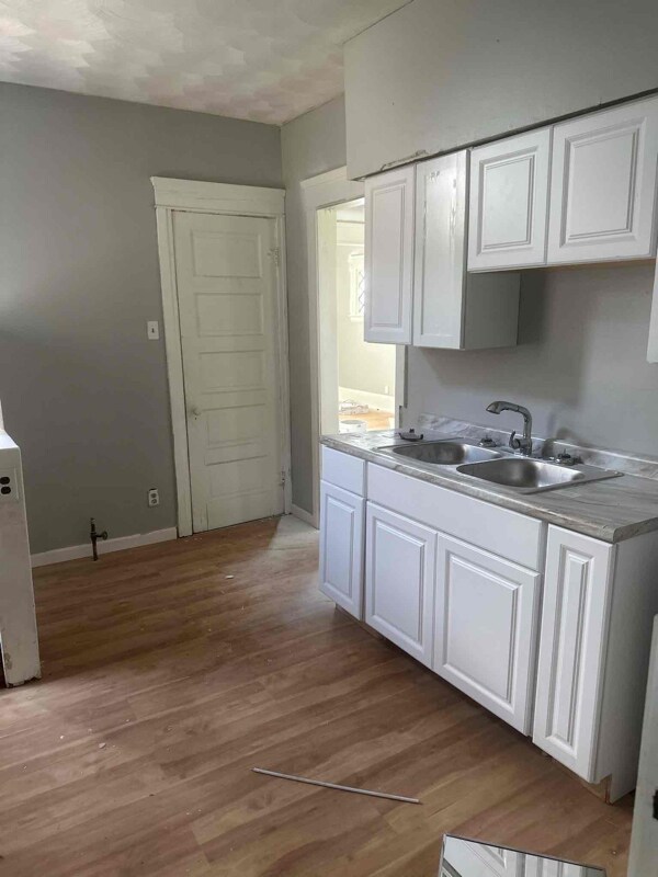 Foto del edificio - 571 E 107th St