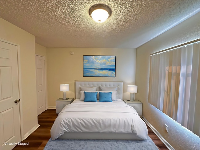 Building Photo - 15Central