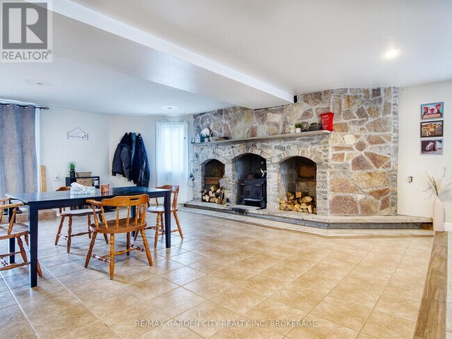 Building Photo - 33260 Pettit Rd