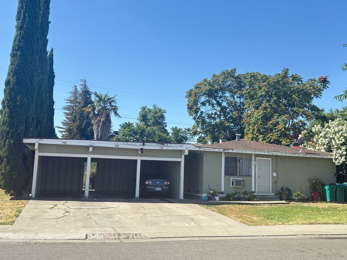 Primary Photo - Charming Two Bedroom Unit
