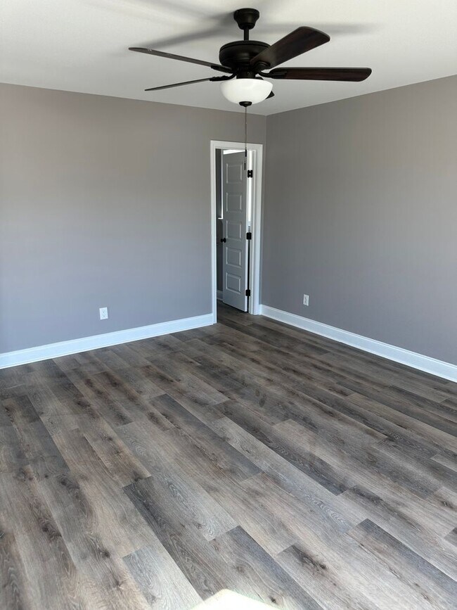 Foto del edificio - 124 Magnolia Ct