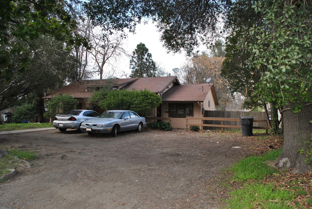 Primary Photo - 209 Sutter Ave