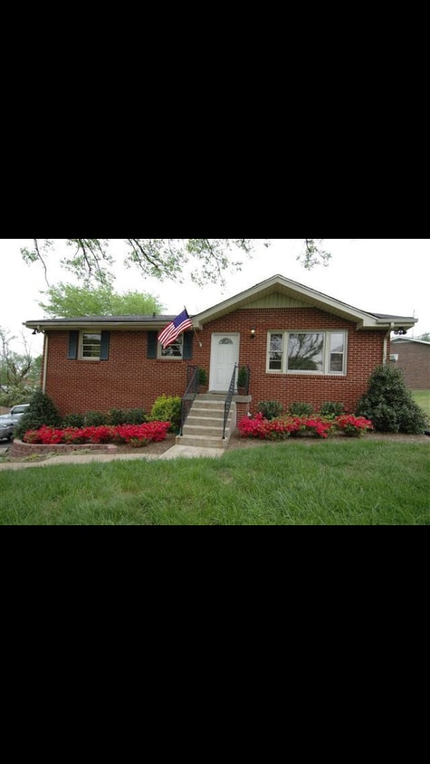 Primary Photo - 6421 Premier Dr