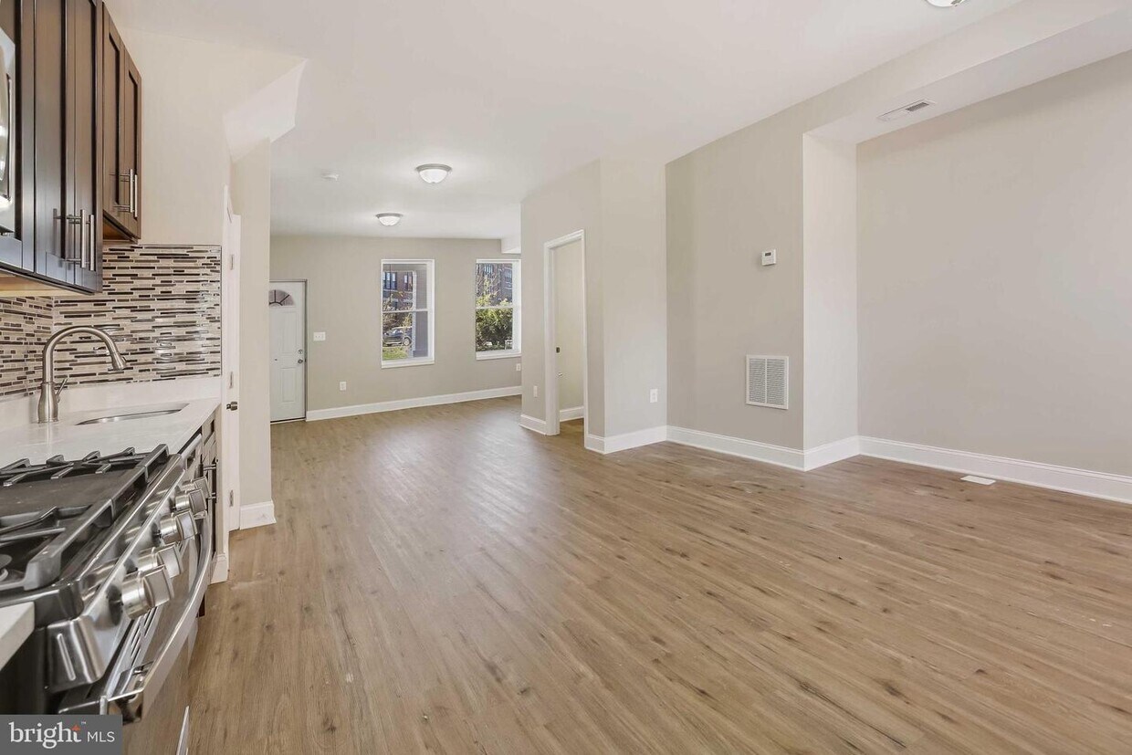 3217 Phelps Ln, Baltimore, MD 21229 Townhome Rentals in Baltimore MD