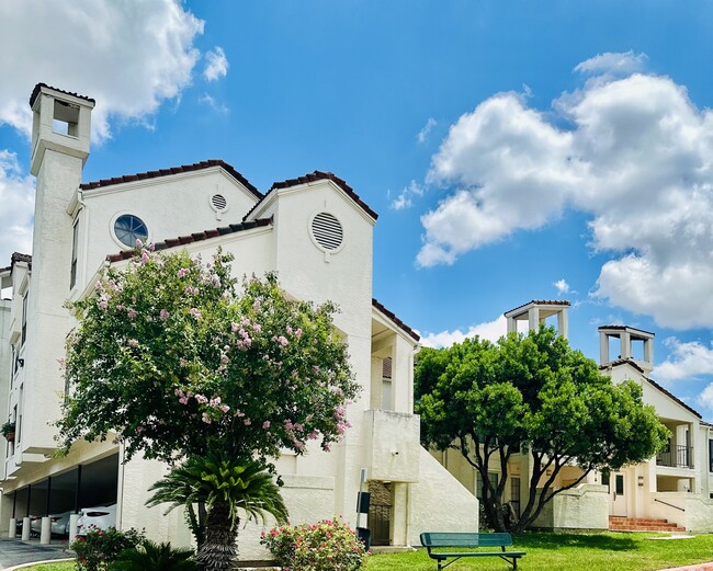 Building Photo - 2255 Thousand Oaks