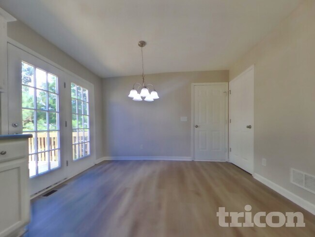 Foto del edificio - 504 Hillcrest Cross Rd