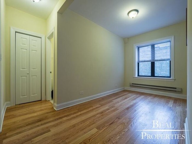 Foto del edificio - 1 bedroom in CHICAGO IL 60613