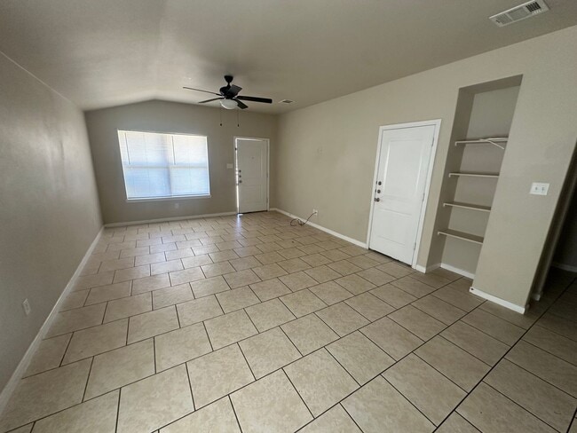 Building Photo - 4304 Ivory Ln