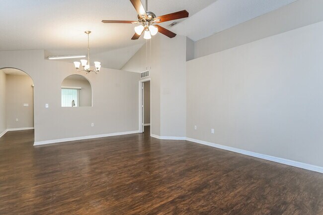 Foto del edificio - 2688 Whispering Trails Dr