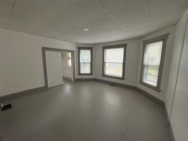 Building Photo - 19 Field St