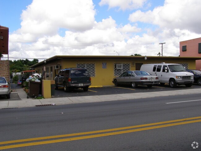 Foto del edificio - 3160 Palm Ave