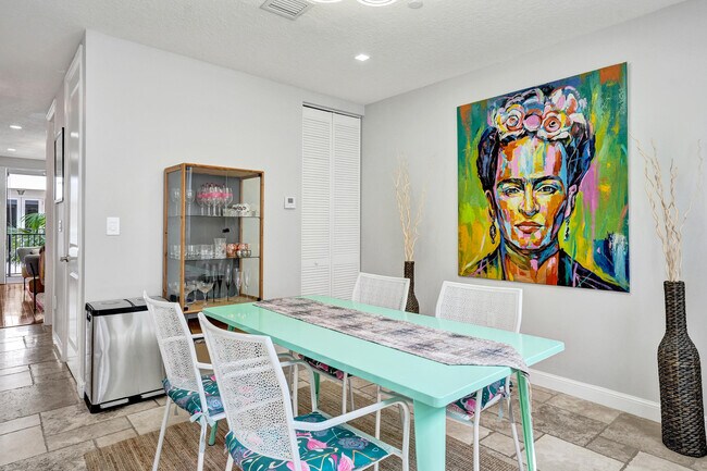 Foto del edificio - 835 NE 16th Terrace