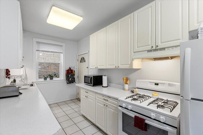 Foto del edificio - 6654 N Newgard Ave