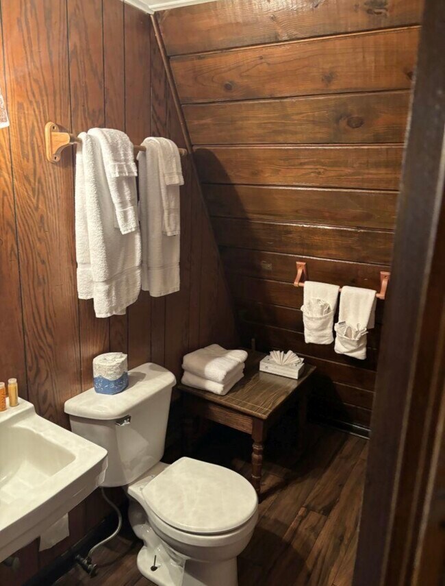 Foto del edificio - 53 Bold Springs Ln