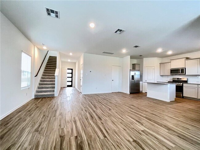 Building Photo - 118 Canley Lp
