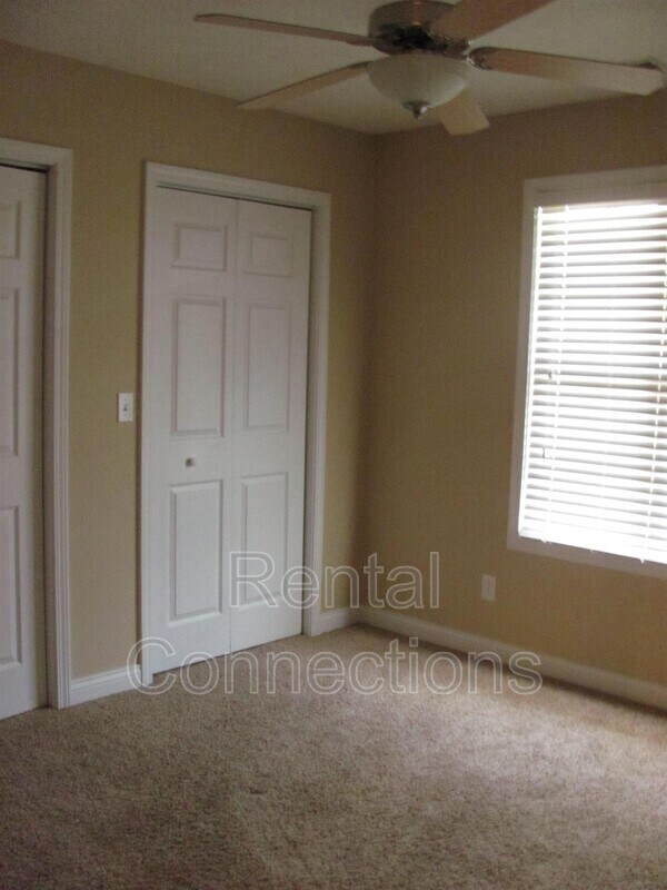 Building Photo - 108 S Carbon St