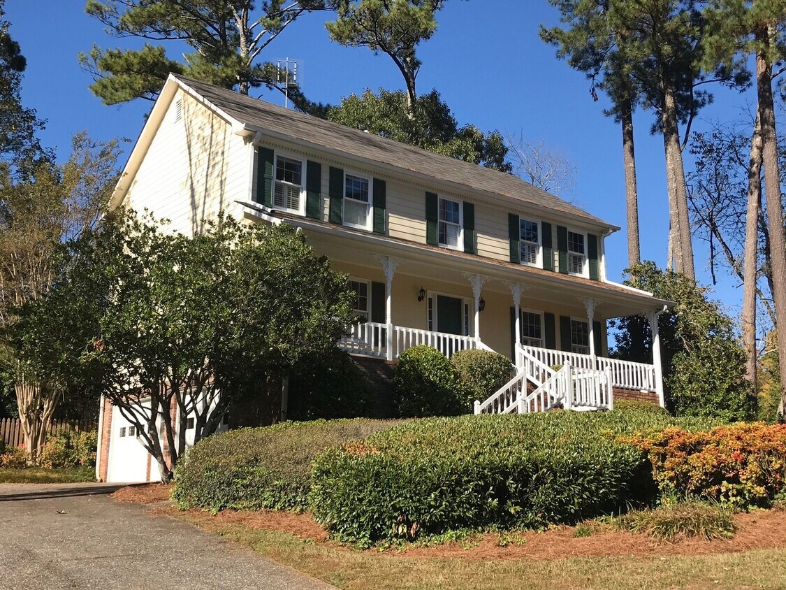 Foto principal - Great 4 Bedroom 2.5 Bath home in East Cobb...