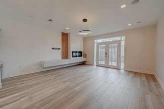 Building Photo - 7497 Brompton St