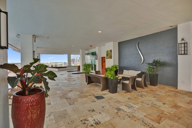 Foto del edificio - 315 NE 3rd Ave