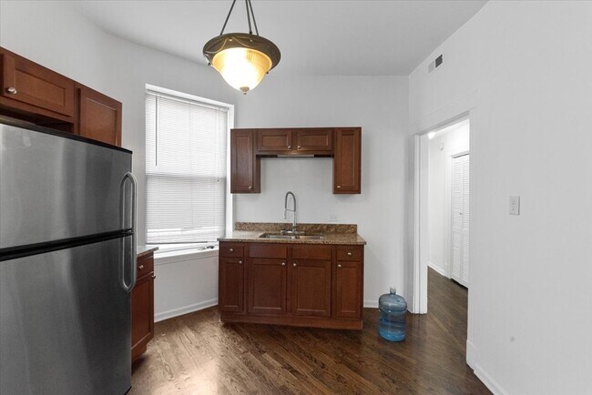 Foto del edificio - 2912 S Wentworth Ave