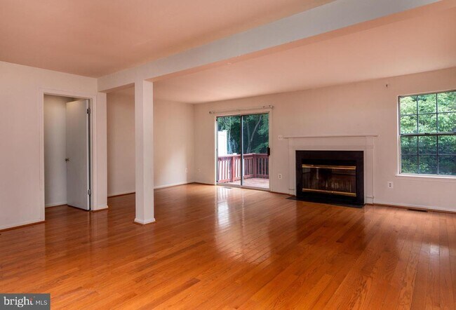 Foto del edificio - 8734 Ruppert Ct