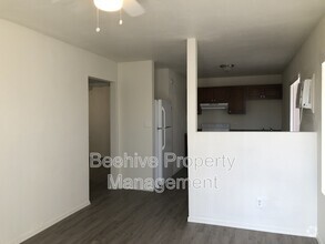 Building Photo - 739 E Pierce St