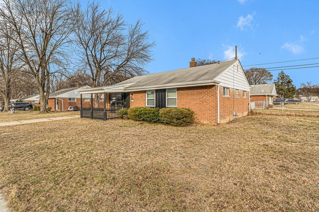 Building Photo - 24310 Rosemarie Ave