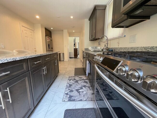 Foto del edificio - 11 Bowdoin Ave