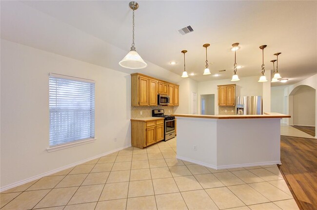 Building Photo - 2402 Rustic Trail Ln
