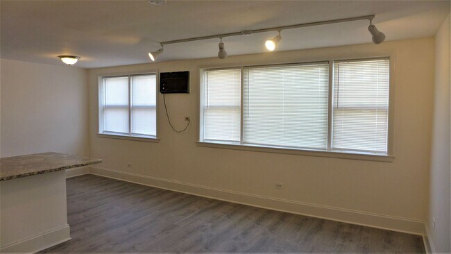 Foto del edificio - 500 S Clinton Ave