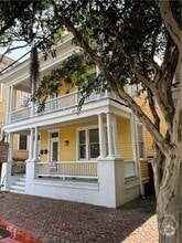 Building Photo - 810 Barnard St