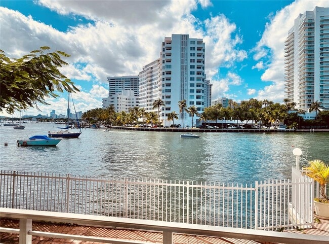 Foto del edificio - 1441 Lincoln Rd