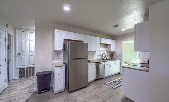 Foto del edificio - 4906 Melvin Dr