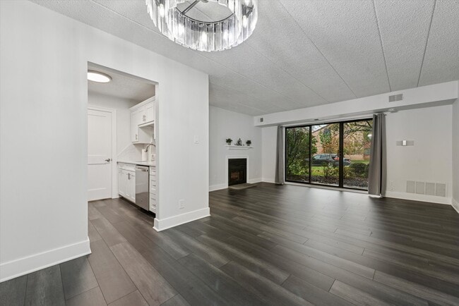 Building Photo - 40 Le Forge Ct