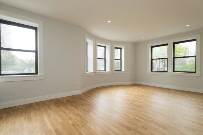 Building Photo - 123 Highland Ave