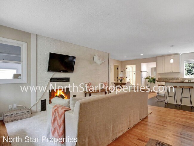 Building Photo - 4 br, 2 bath House - 232 6th St