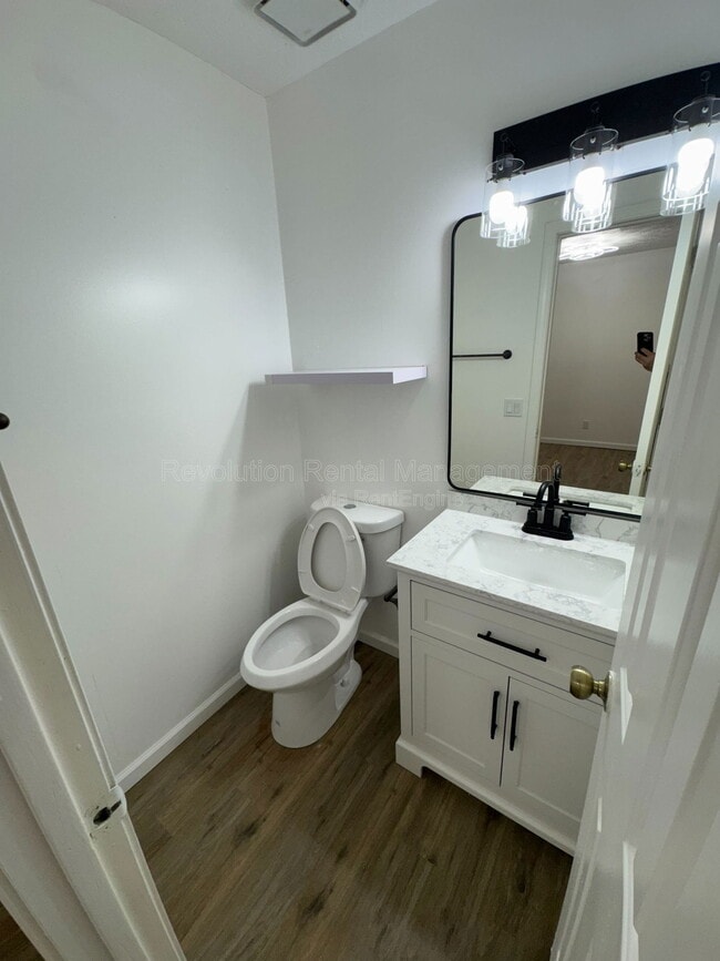 Foto del edificio - 1303 Sweet Pine Dr