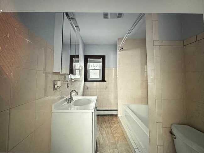 Building Photo - 8 Woodville Park