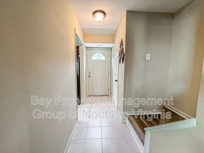 Building Photo - 14464 Golden Oak Rd