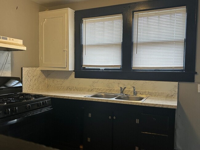 Foto del edificio - 1417 W 11th St