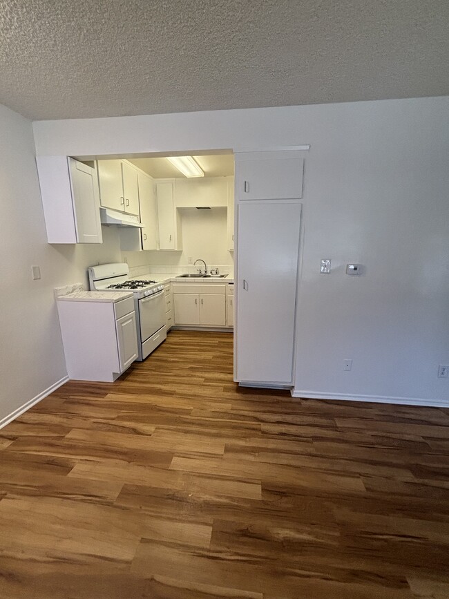 Spacious side pantry - 5019 Klump Ave