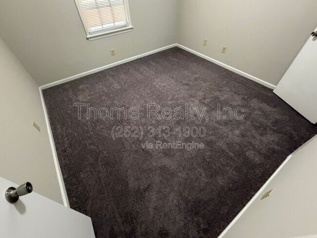 Foto del edificio - 2249 Sherwood Ave