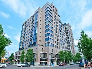 Building Photo - 333 NW 9th Ave