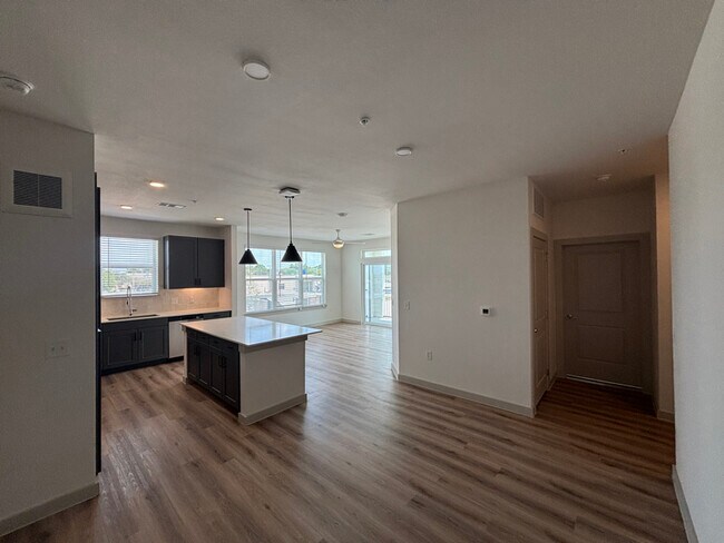 Foto del edificio - 1301 Leah Ave